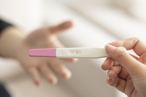 Negatywny test ciążowy podawany z ręki do ręki. Płodność.